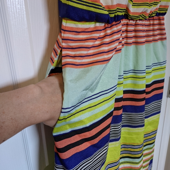 Multi-color medium striped midi-dress (w/pockets) - Picture 5 of 8